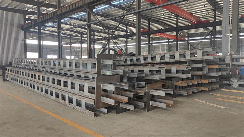 中鐵上海工程局集團(tuán)有限第一機(jī)械化施工分公司陸軍指揮學(xué)院龍盤(pán)錦城安置房項(xiàng)目
